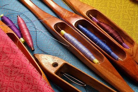 用于丝织纺品生产的木制编织穿梭飞机手工制作的造业图片