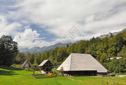 传统的瑞士村建筑学柴金图片