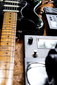 人们金属丝关闭乐器音背景概念吉他和演播室设备工作场所图片