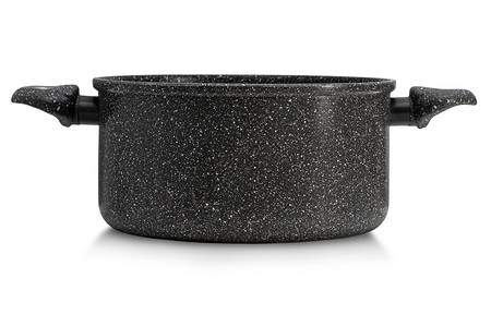 铸铁沙锅新的黑色金属平底锅隔离在白色背景上新的黑色金属平底锅隔离在白色背景上图片