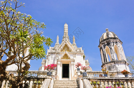 树建筑学泰国PetchaburiPhraNakhonKhiri历史公园白塔建造图片
