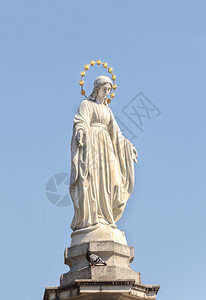 麦当娜乌克兰利沃夫市中心的圣母玛利亚雕塑处女结石图片
