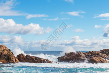 海浪布塞尔顿岸运河中著名的岩石是澳大利亚西南端的一个城市位于西澳大利亚州南端波浪礁图片