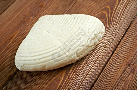 木制桌上的乡村奶酪子晚餐食物图片