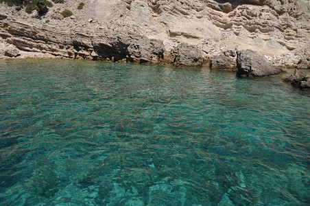 植被地中海土希腊一个荒漠岛屿上美丽的海景图片