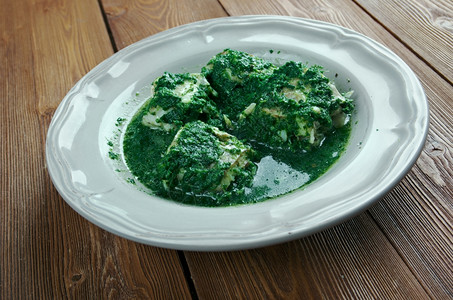 绿色的Eel在佛兰芒大区菜中搭配状态柠檬生姜图片