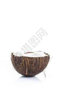 白色背景的椰子新切出木头品尝夏天图片
