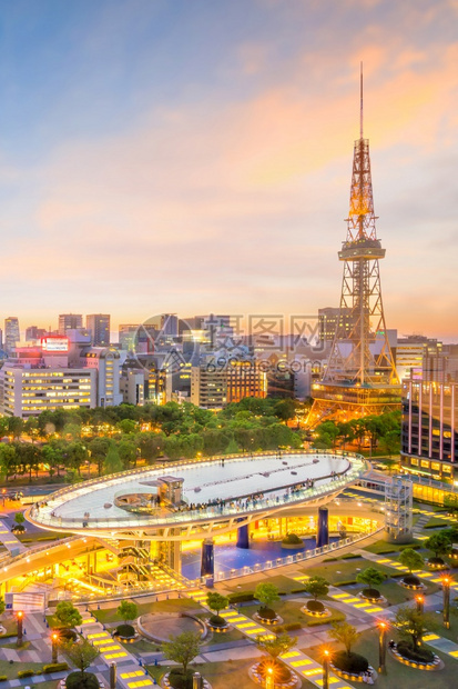 日本名古屋市中心天际的黄昏亚洲建筑物场景图片