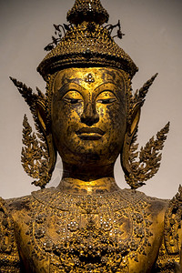 黑色背景的佛像Budha佛教老的图片