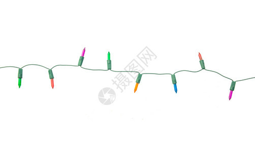 细绳圣诞灯在白色背景与剪切路径上被隔绝的电红色图片