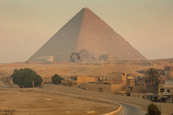 橙景观埃及吉萨日落时金字塔大夏天图片