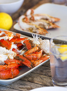 美食澳大利亚拼盘螃蟹和莫雷顿湾虫的澳洲海鲜大餐图片