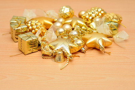 礼物各种金色的圣诞节装饰品假期图片