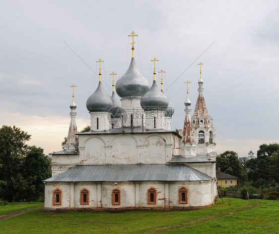 遗产俄罗斯Yroslavl地区Tutaev的圣十字教堂观俄罗斯1658年建造钟楼图片