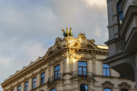 结石Brno历史建筑的美丽外表有三加仑正方形城市图片