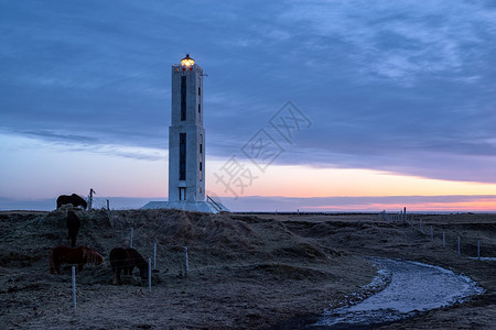 河老的海岸冰岛Stokseyri附近的农村地区Kararros灯塔冰岛Knerarros灯塔图片