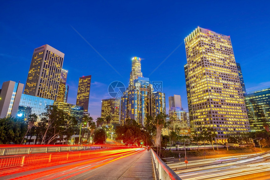 洛杉矶快船客场挑战金州勇士关键战役