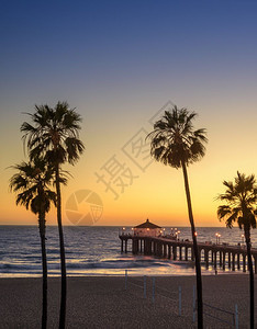 反射夏天旅行曼哈顿海滩码头日落加利福尼亚州洛杉矶图片