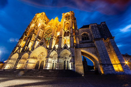 教科文组织法国卢瓦尔中心Bourges黄昏圣艾蒂安大教堂西面地标历史图片