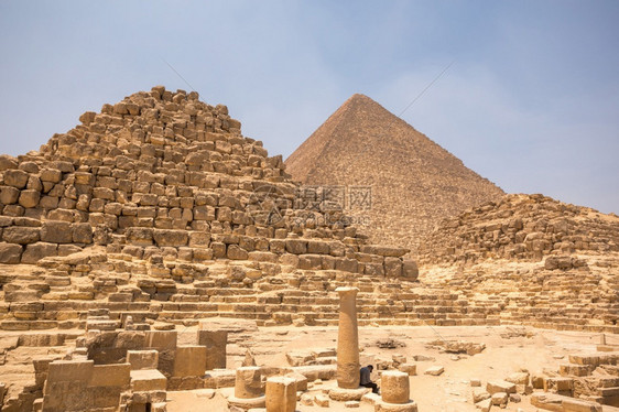 纪念碑户外埃及吉萨的蓝色天空金字塔门考雷图片