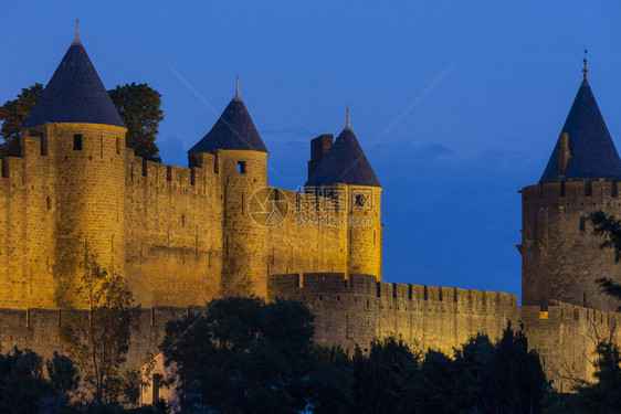 塔位于法国西南部朗格多克鲁西永地区的中世纪堡垒和城墙市卡尔松于五世纪由西哥特人建立于1853年修复现为联合国教科文组织世界遗产经图片