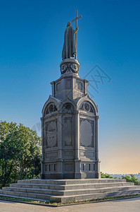 弗拉基米尔斯卡娅城市景观胡同乌克兰基辅0712乌克兰基辅VladimirskayaGorka的弗拉基米尔大帝纪念碑在一个阳光明媚图片