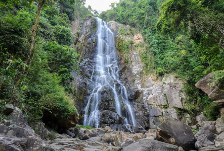 森林放松水泰国NakhonSiThammarat的Sunanta瀑布热带雨林图片