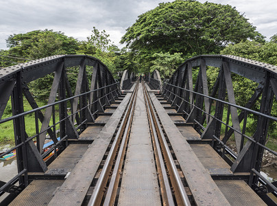 著名的场景西部铁路旧钢桥横跨泰国大河越的老钢桥图片