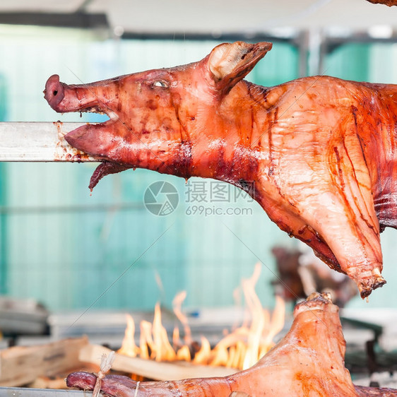 烧烤时的猪肉火腿晚餐假期图片