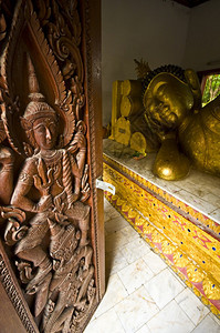 建筑学清迈的WatPhraSingh寺庙细节佛灵图片