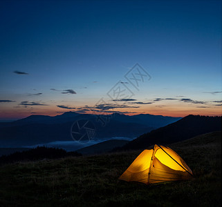 户外野营的帐篷图片