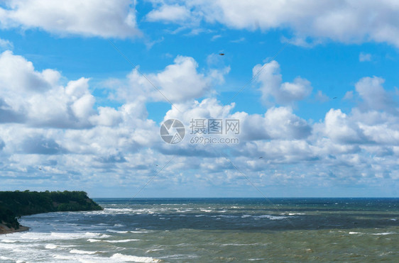 新鲜的海景浪波罗的风暴景波罗的观水图片