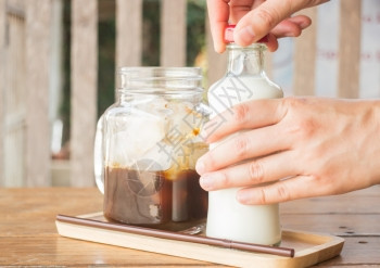 木制桌上自冰咖啡成分库存照片乳制品喝图片