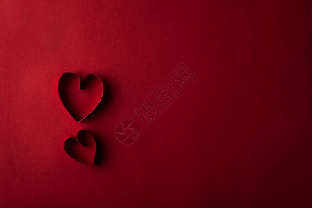 情人节两个纸质红心符号其中复制文本或设计空间礼物明信片天图片