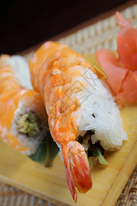 生姜食物东方日本寿司传统式本食材由熏鱼制成图片