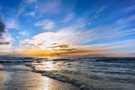 场景海上日落波罗的海沿岸日出上落自然洋图片