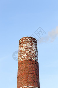 建筑物的旧砖墙用煤和木柴加热以产生供和的其他建筑Brick管道天空哪一个生产技术图片