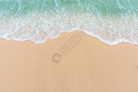 柔软的沙滩和碧蓝的海洋图片