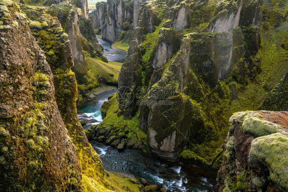 户外神奇冰岛美丽的风景冰岛自然观著名的旅游景点和河图片