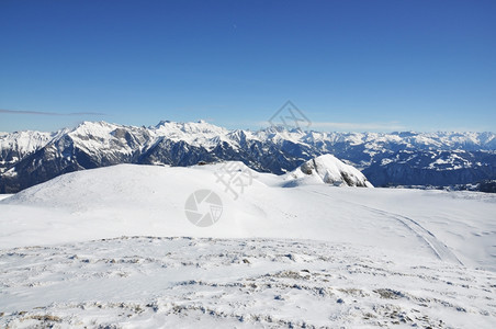 冬季雪山雪景风光图片