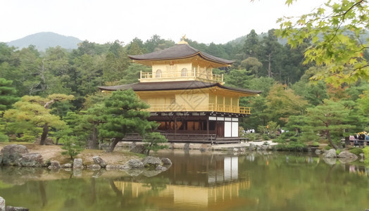 亚洲人禅日本的九角寺庙金阁图片