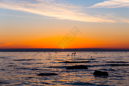 海上夕阳图片