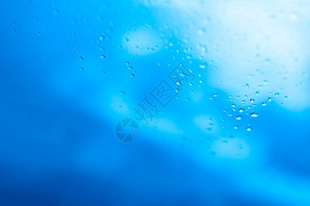 泄漏高清窗玻璃上的水滴窗玻璃上的水滴底部bokohhd重点图片