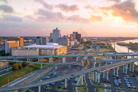 海滨城市的田纳西州美国孟菲斯市中心的空景象图片