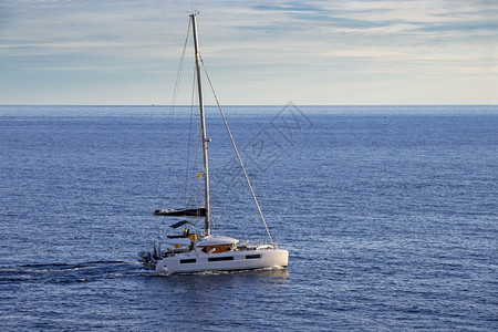 娱乐克罗地亚海岸在得里的帆船航行假期臭鼬图片