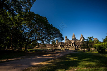 柬埔寨暹粒的吴哥寺庙克里希纳佛收割图片