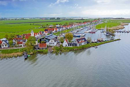 旅游来自荷兰IJsselmeer的古代Durgerdam村的空中飞机历史地标图片