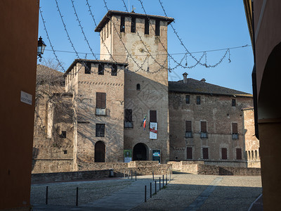 岩石意大利帕尔马的罗卡桑维塔莱和丰内拉托城堡意大利帕尔马的罗卡桑维塔莱和丰内拉托城堡户外图片