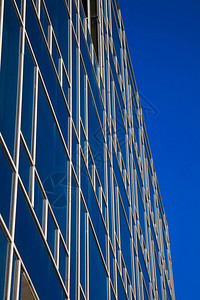 场景玻璃办公大楼以窗户和现代风格的办公楼为基础室大楼城市的图片