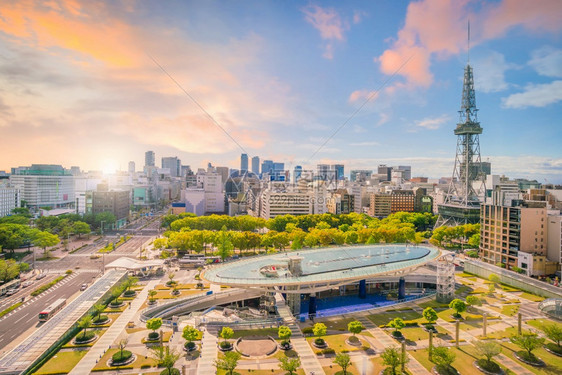 旅行风景日本名古屋市中心天际的黄昏建造图片